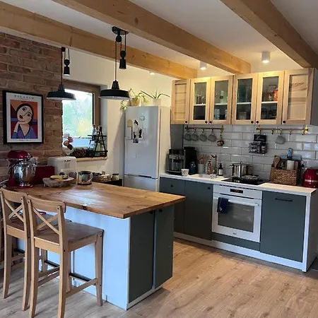 Pod Lasem „2” فيلة *