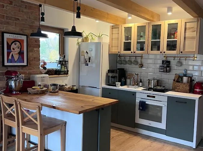 Pod Lasem „2” Vila *